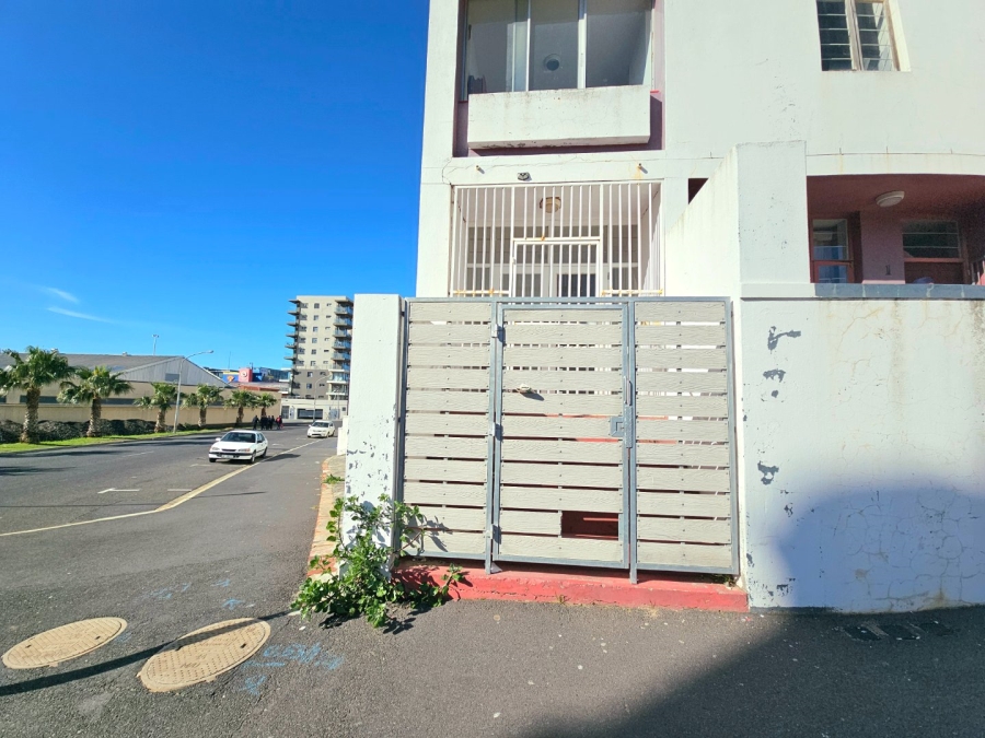 3 Bedroom Property for Sale in Zonnebloem Western Cape